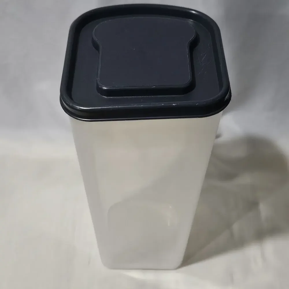 Buddeez Bread Buddy Bread Keeper Dispenser Black Lid Made in USA